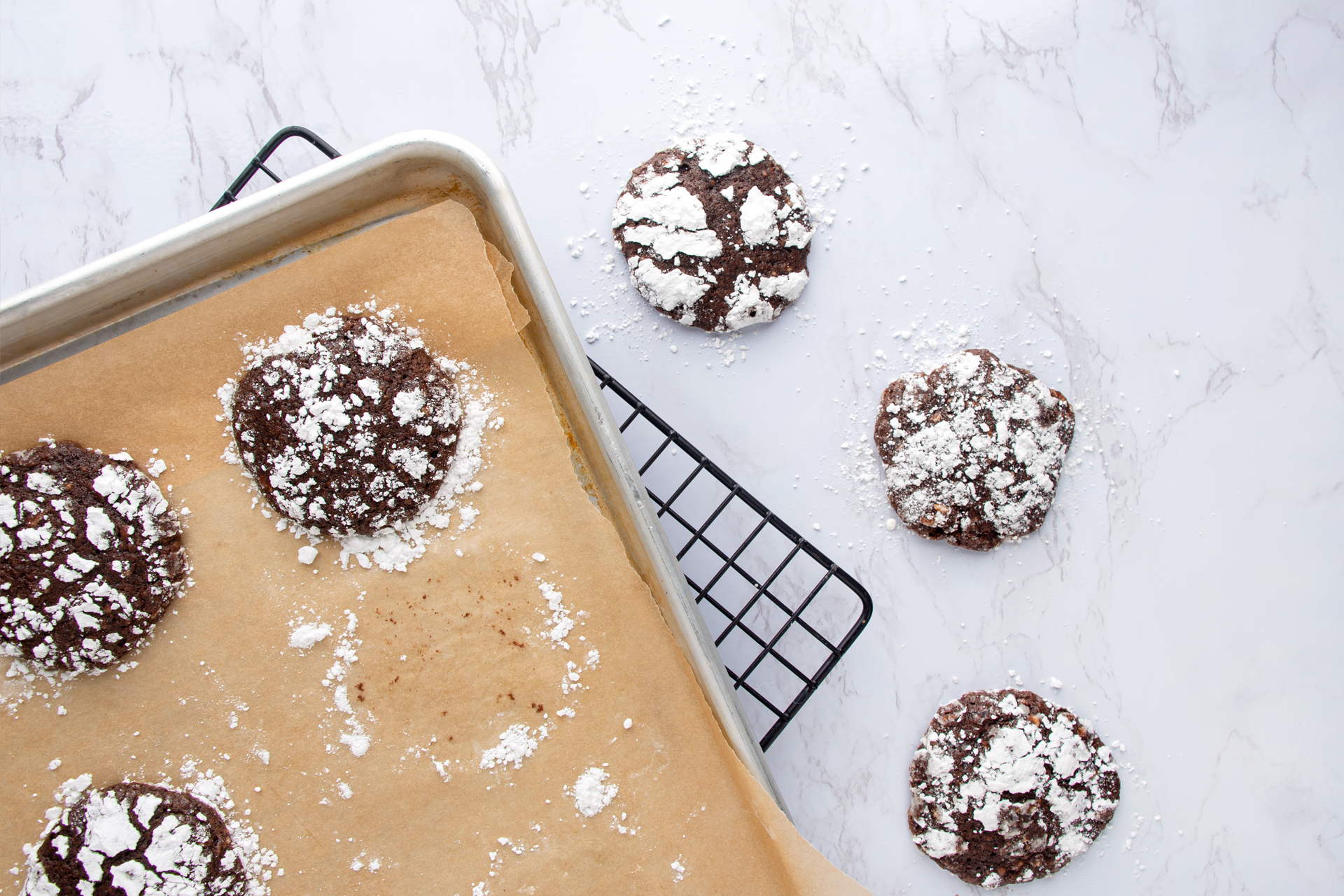 Snow-Topped Chocolate Cookies